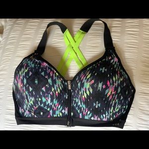 Victoria’s Secret sports bra 34DD